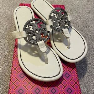 Tory Burch Cream Sandals with embellished Logo rhinestone